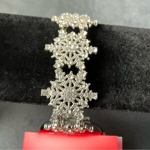 NWT Holiday Lane Snowflake Star Crystal Bracelet